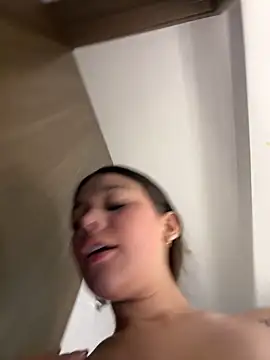 Alyshanon18 with friend camshow - 01 February 2024