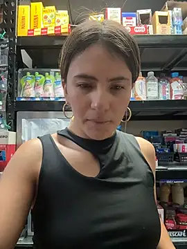 Andrea_19blonde pussy play camshow - 2025 October 14