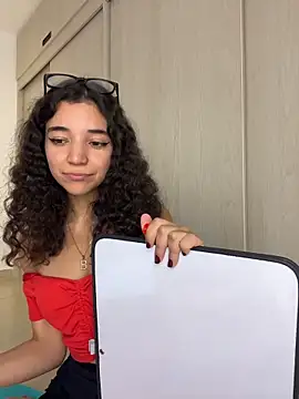 Callmerossie tits and ass camshow - 2026 January 13