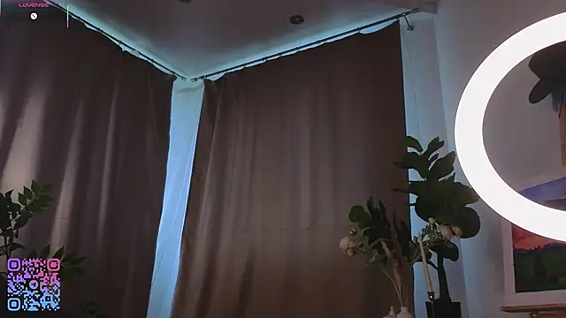 SoniaScott pussy play show
