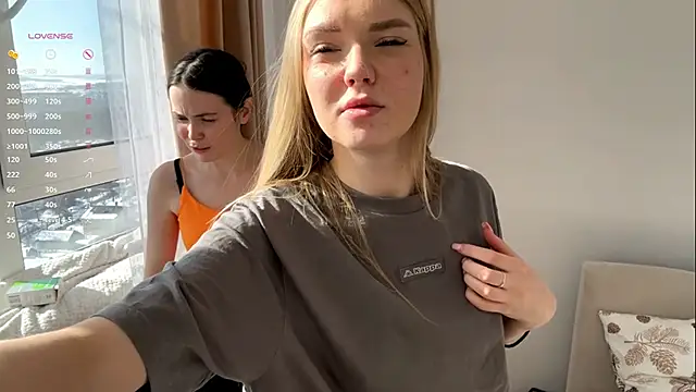 EllenReeves double blowjob camshow
