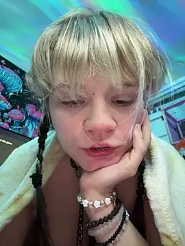 Cutiepiespanks tits and ass