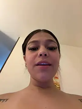Alyshanon18 pussy show