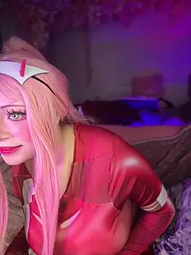 Seraphine23 pussy show - 18-09-2024