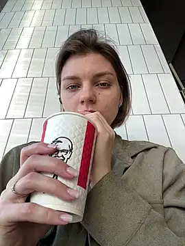 ValenciaShock solo masturbation - April 17 2024